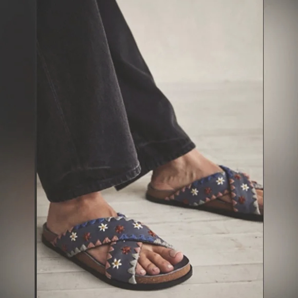 Free People Wildflowers Embroidered Floral Sandals Blue Slides Size 38 US 7.5 - Picture 1 of 11